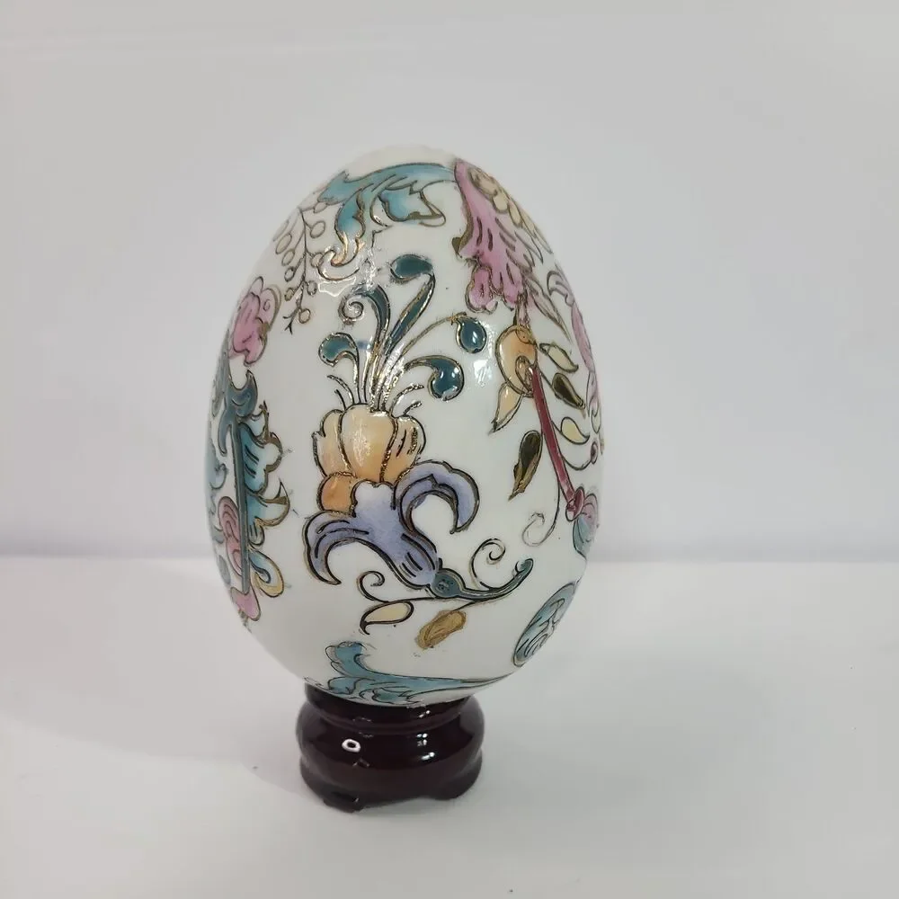 Vtg Chinese Asian Etched Hand Painted White Moriage Porcelain Egg Wooden Stand